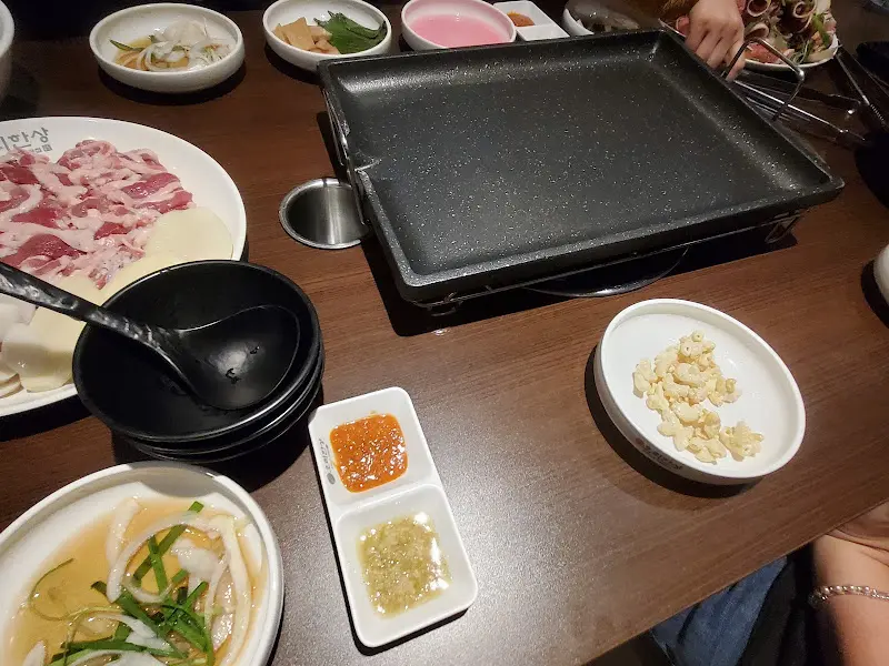 테이블 세팅 모습