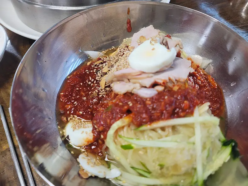 매콤달콤한 비빔밀면
