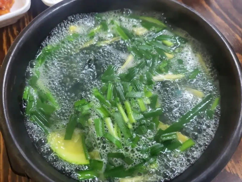 다슬기탕 보글보글 끓는 모습