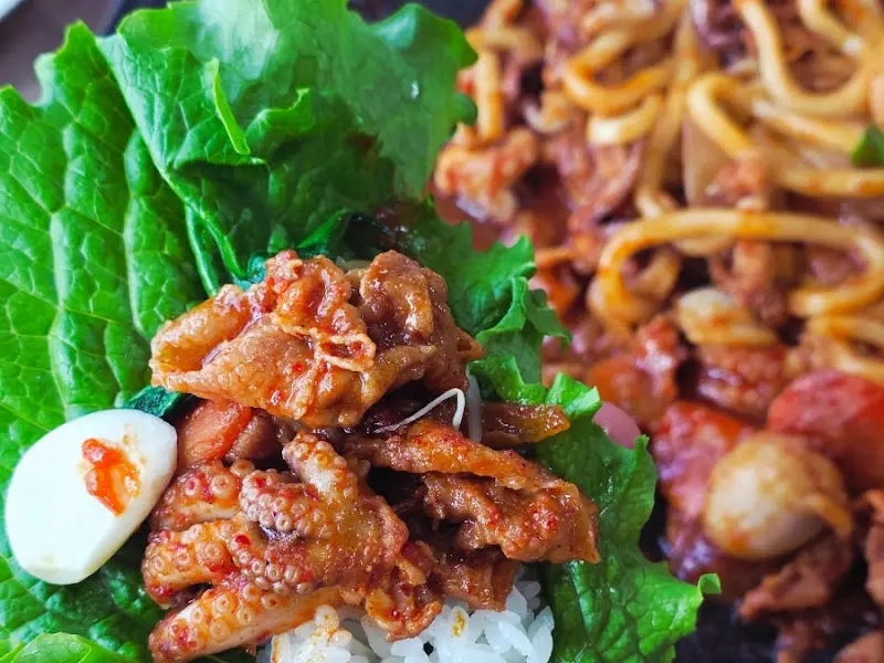 싱싱한 깻잎에 싸먹는 쭈꾸미