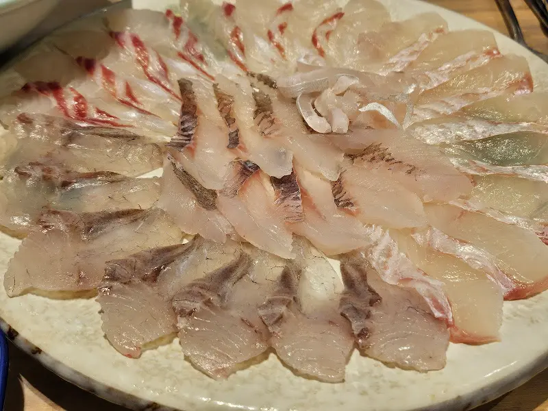 신선한 회 한 상차림