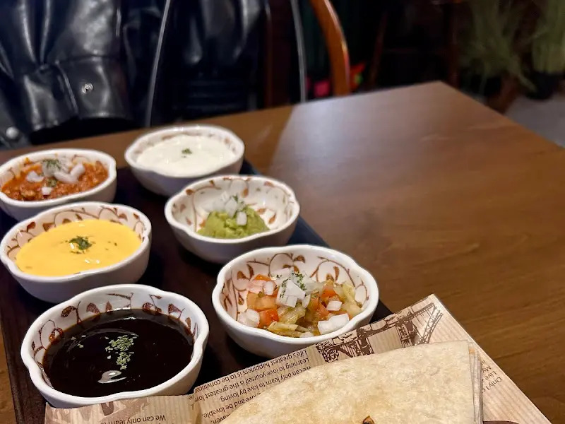 타코 플래터의 여섯 가지 소스