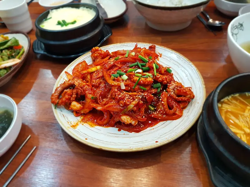 쭈꾸미 정식 한상차림