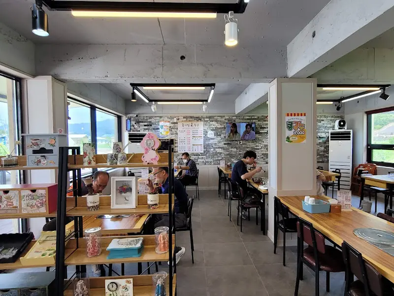 종가집 손두부 내부 모습