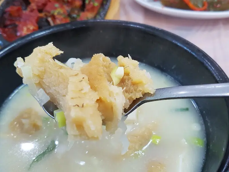 숟가락 위에 올려진 황태