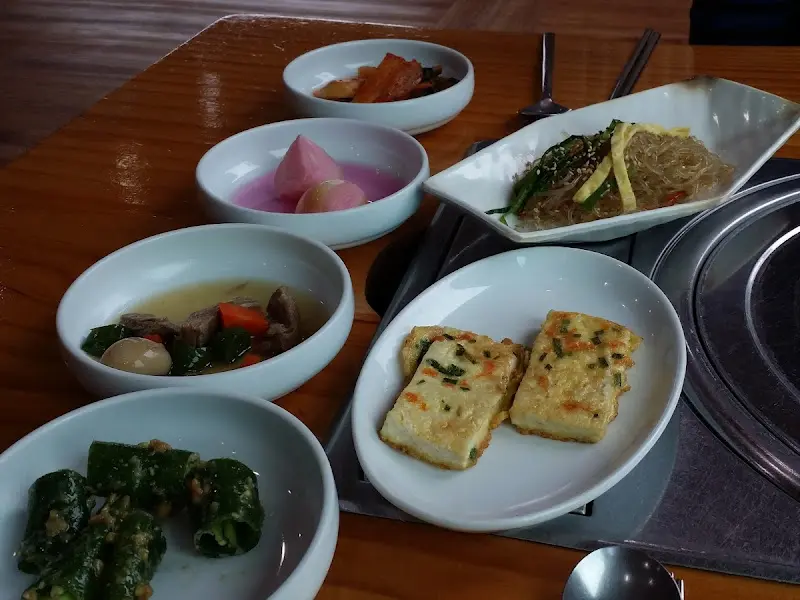 다양한 종류의 밑반찬