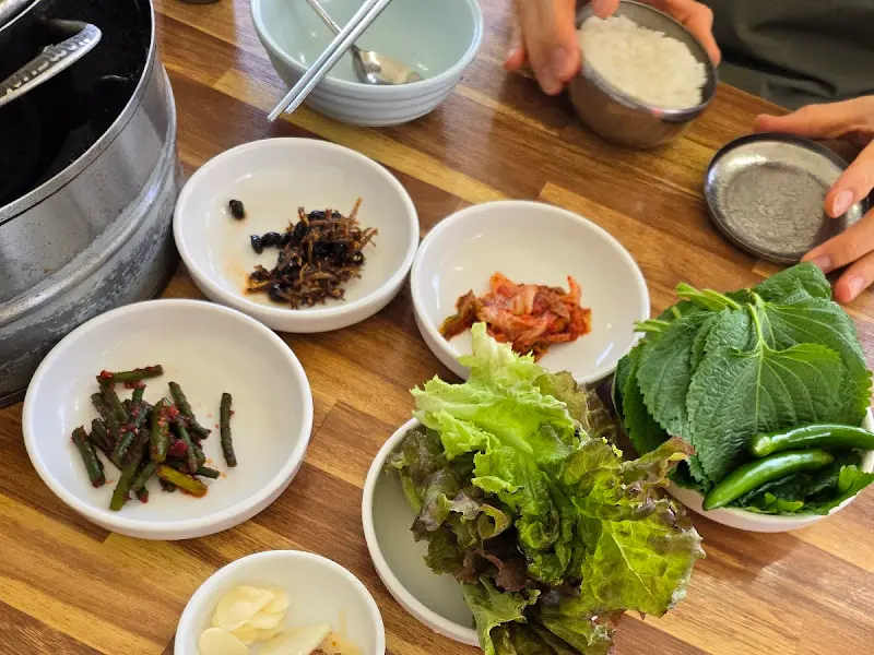 돼지찌개와 반찬