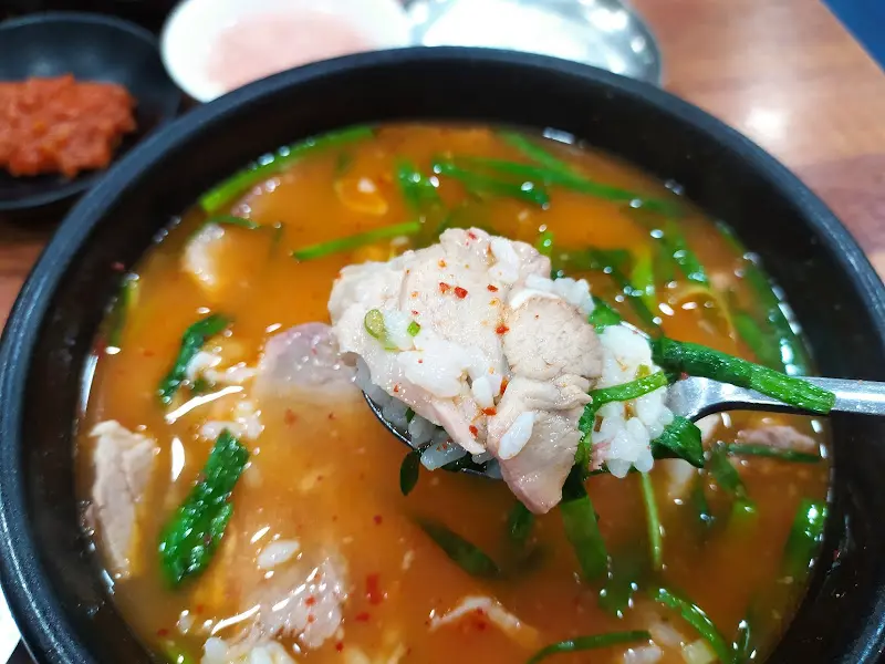 돼지국밥과 밥