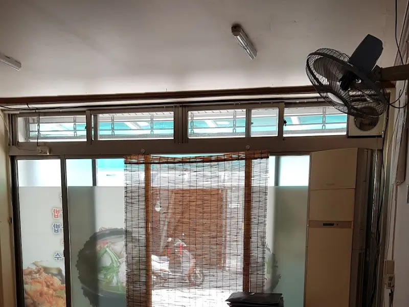 식당 내부 창문