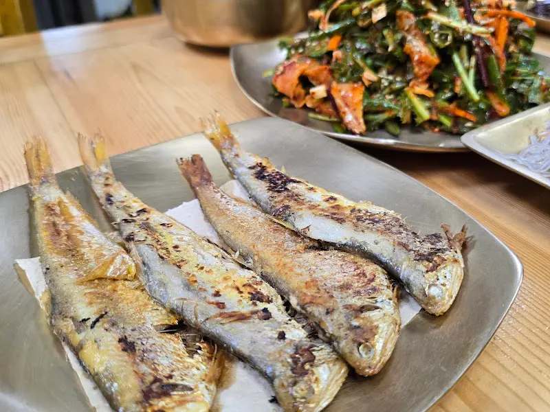 노릇노릇하게 구워진 밴댕이 구이