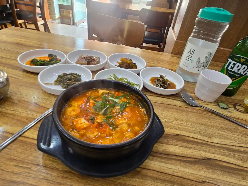 오리탕과 밑반찬