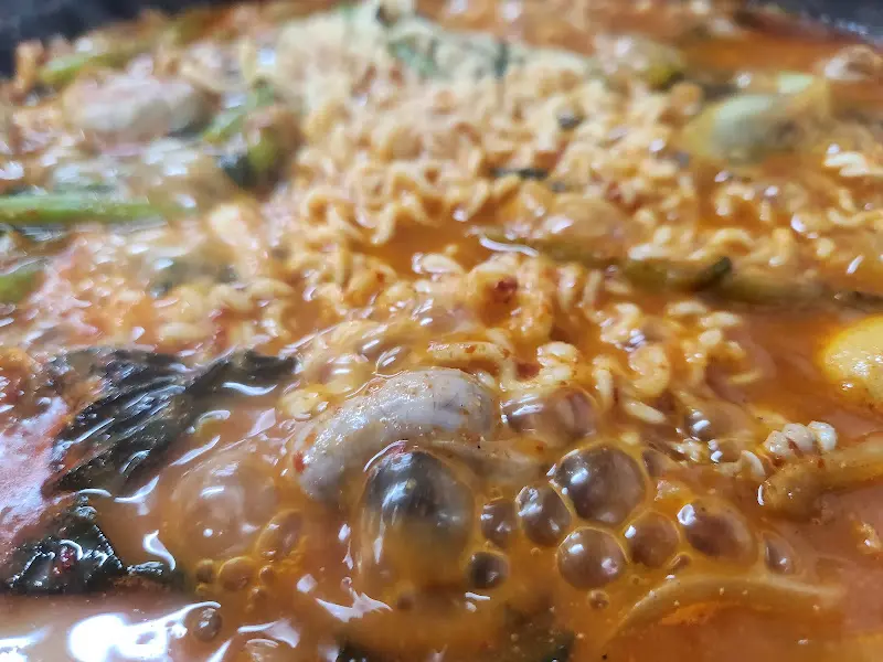 닭알탕에 라면사리 추가