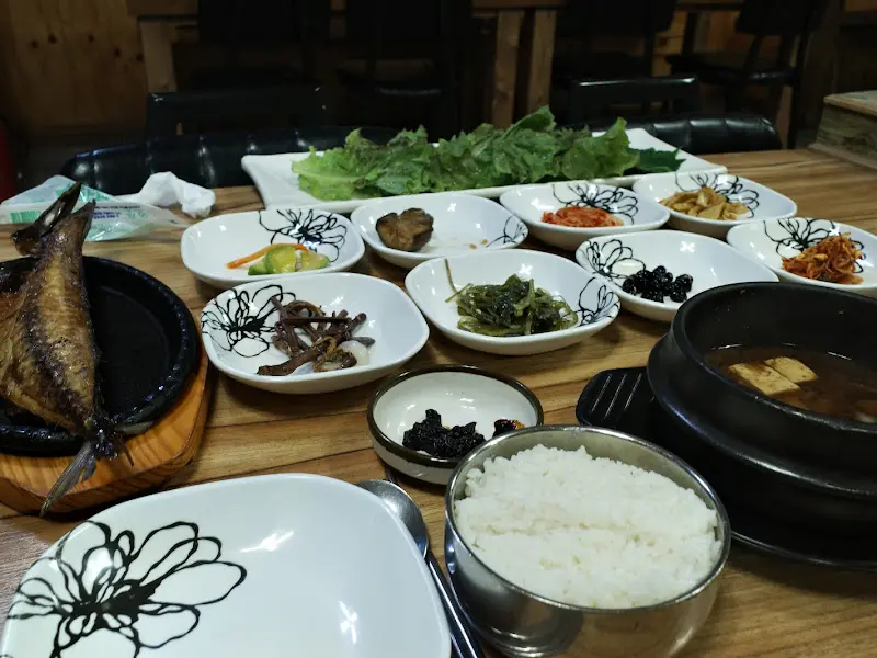 푸짐한 쌈밥 정식 한 상 차림