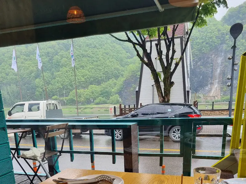 비스트로 리버에서 바라본 풍경