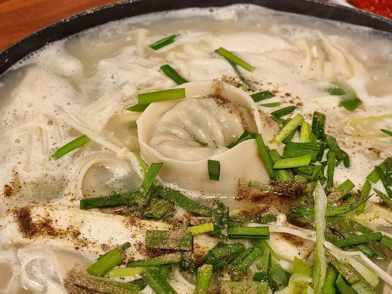 닭한마리 칼국수 클로즈업