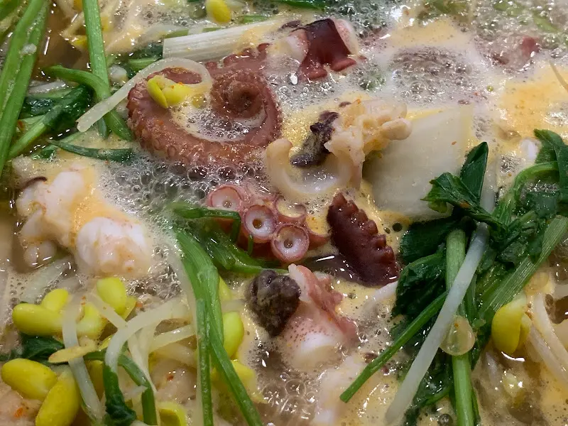 보글보글 끓는 해물탕