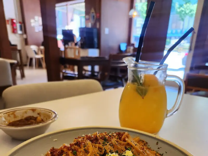 오렌지 주스와 파스타