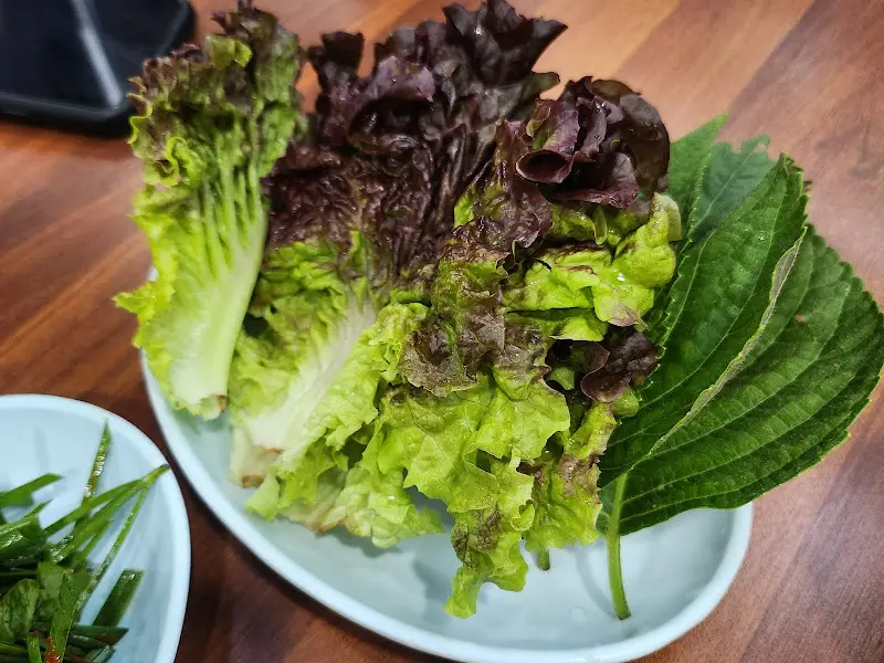 수육과 곁들여 먹기 좋은 채소