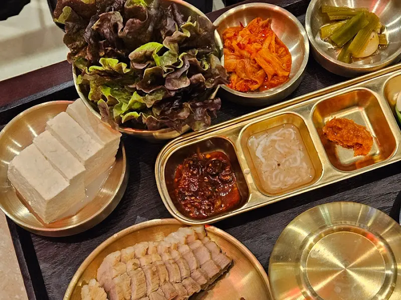 신선한 채소와 함께 즐기는 건강한 한 끼