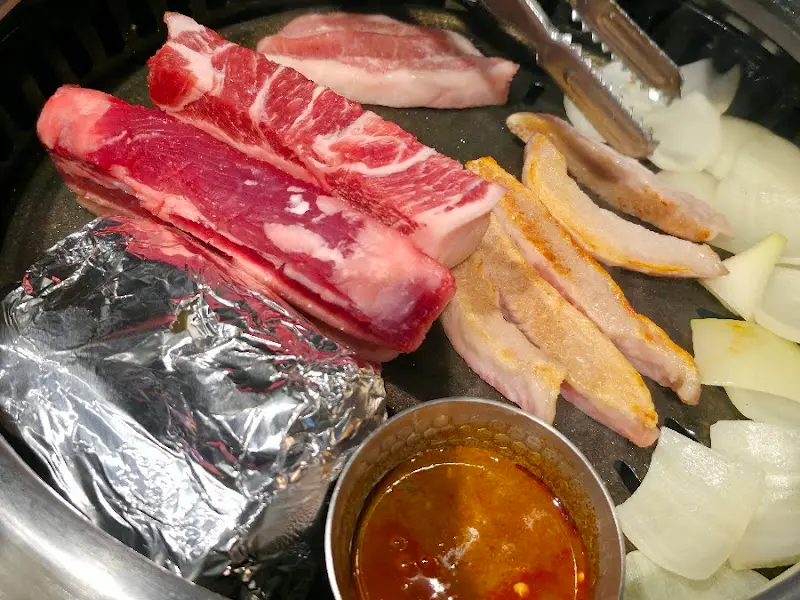 고기가 구워지는 모습