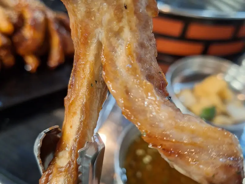 소스에 찍어먹는 쪽갈비