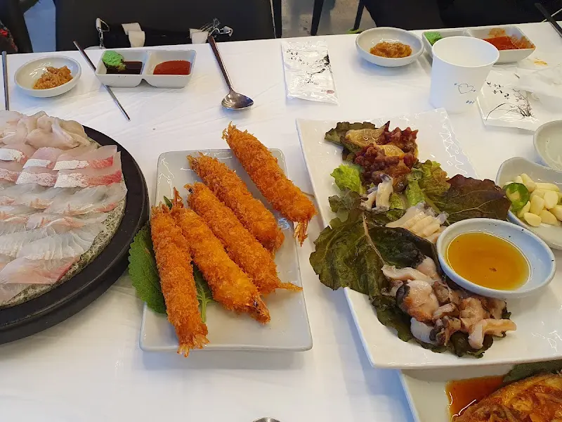 싱싱한 해산물과 튀김