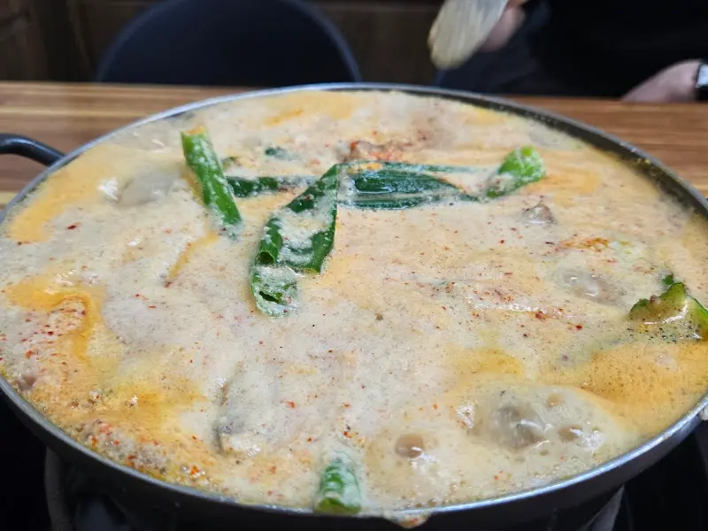 보글보글 끓는 감자탕