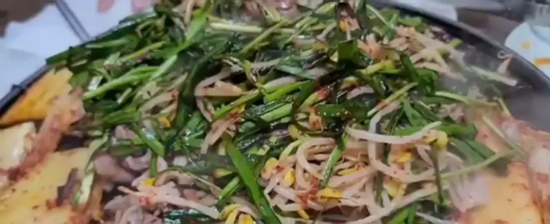 오리고기와 부추의 환상적인 조합