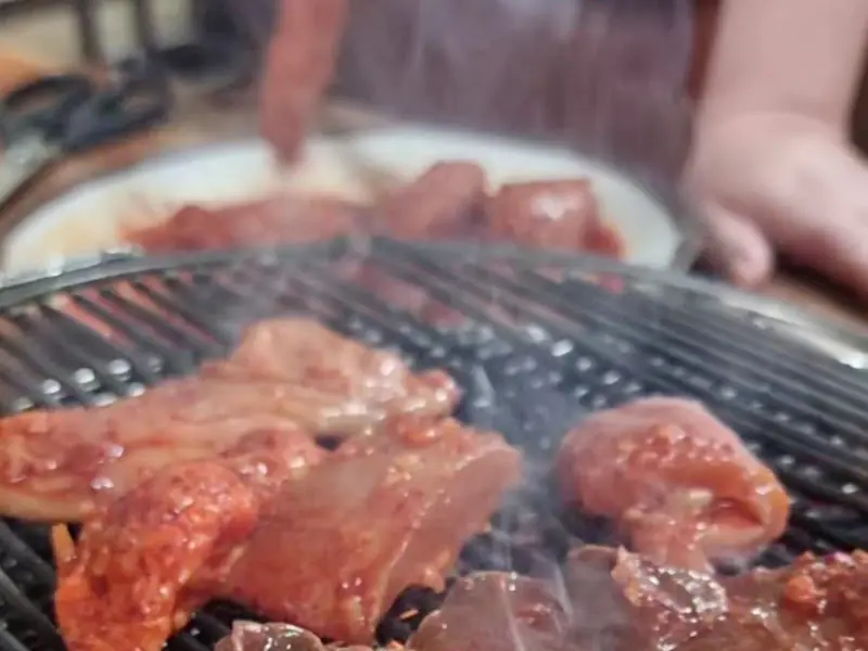 숯불에 익어가는 곱창