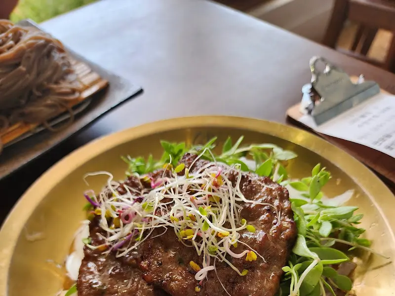 메밀 샐러드의 신선한 모습