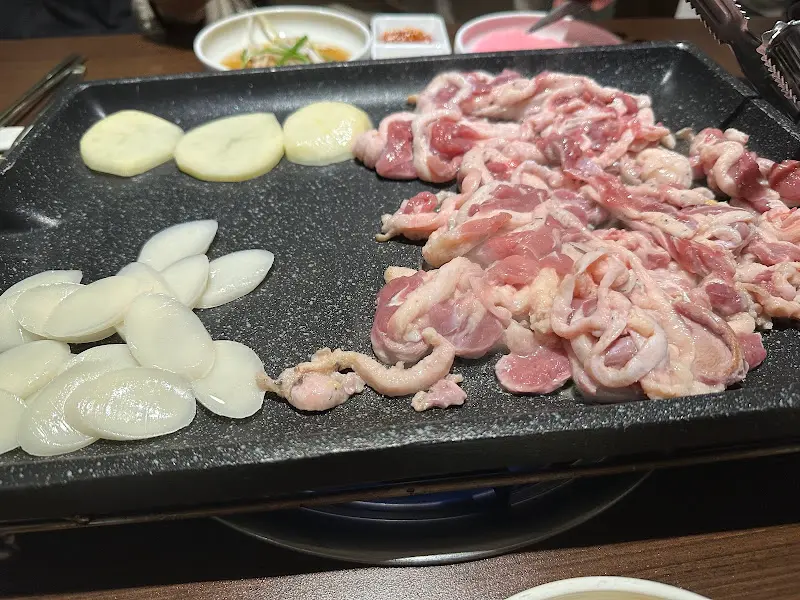 불판 위 오리 소금구이