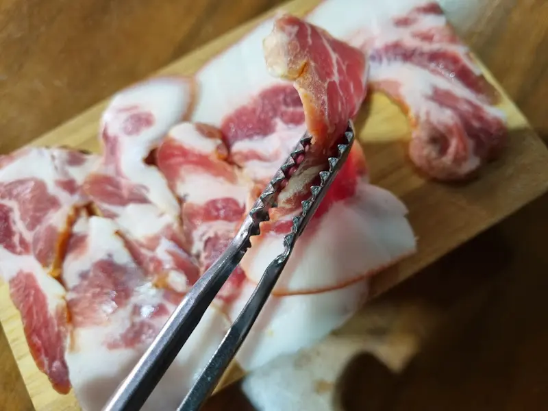 고기를 집는 집게