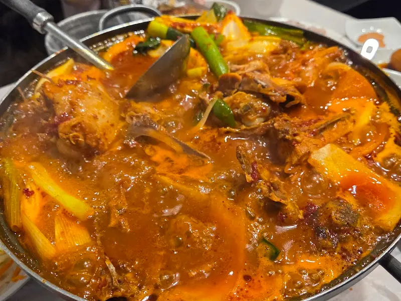 닭고기와 채소가 듬뿍 들어간 닭도리탕