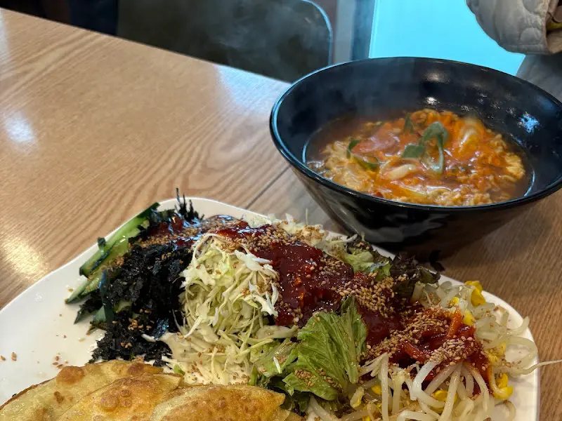 튀김만두와 쫄면