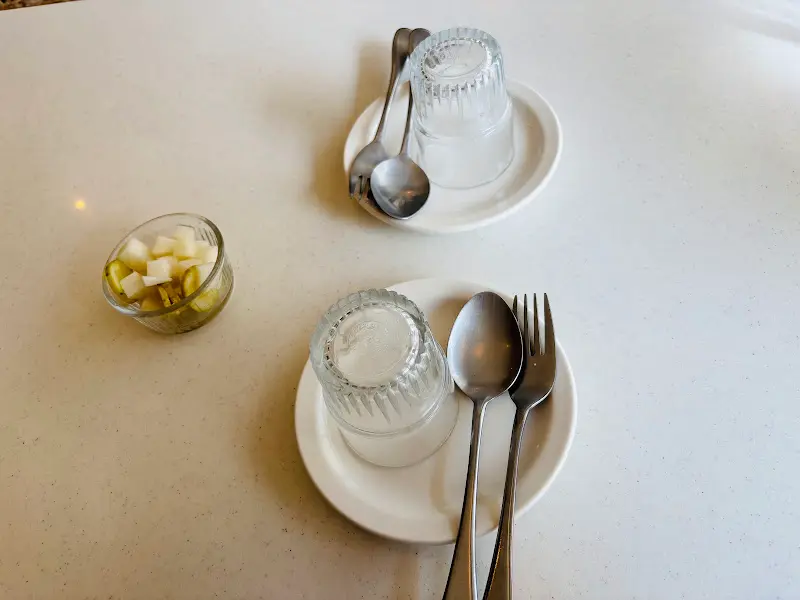 깔끔한 테이블 세팅