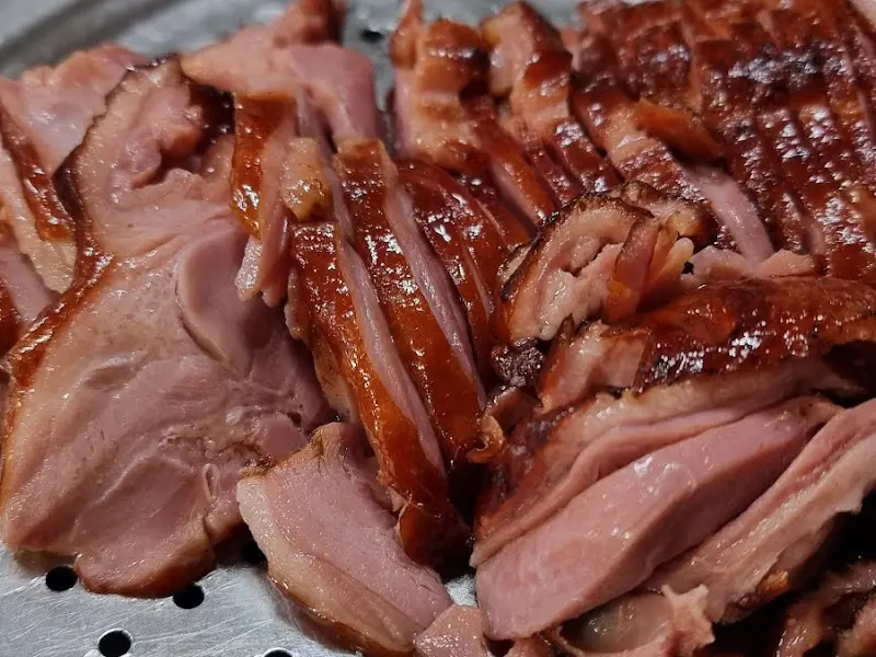 윤기가 흐르는 훈제오리