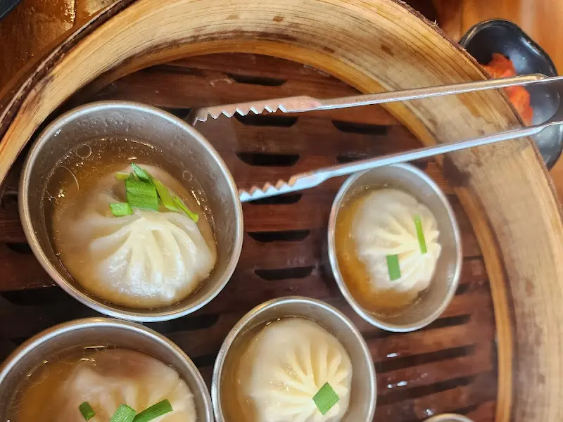 니엔니엔누들 샤오롱바오 확대