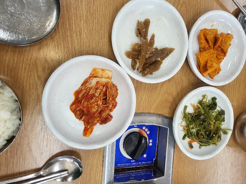 깔끔한 테이블 세팅