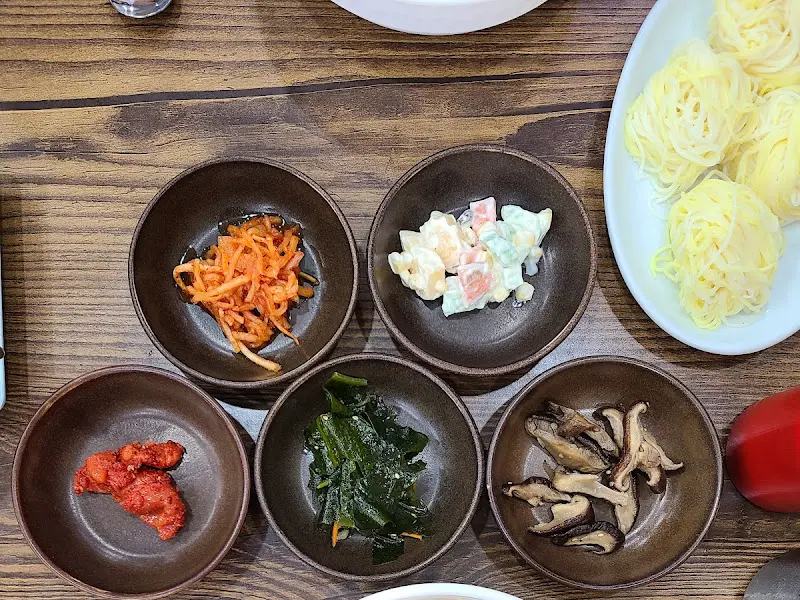 영금물회의 정갈한 밑반찬