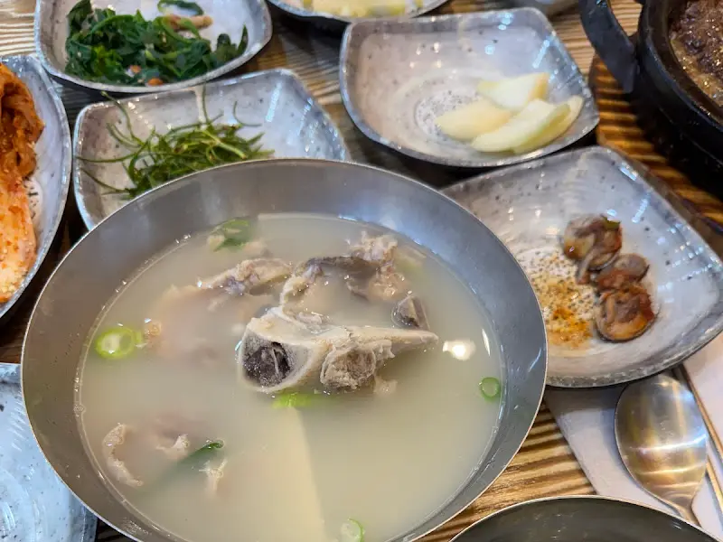 다양한 밑반찬들