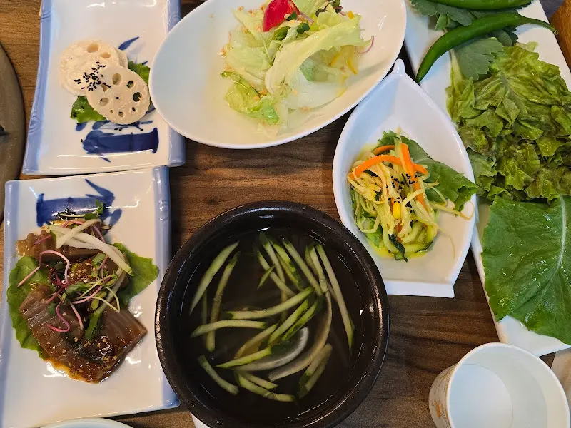 다양한 밑반찬들