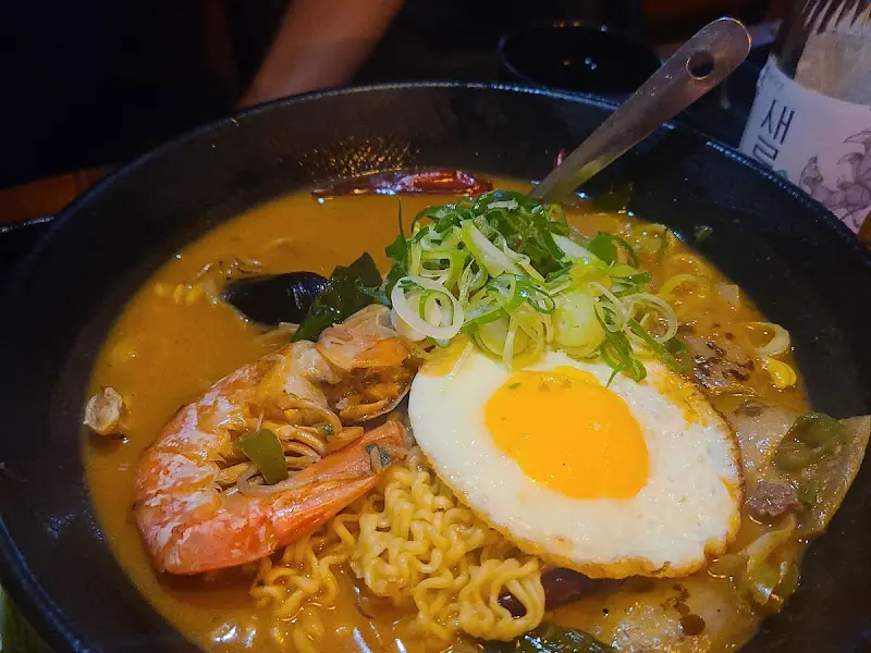 푸짐한 해물라면