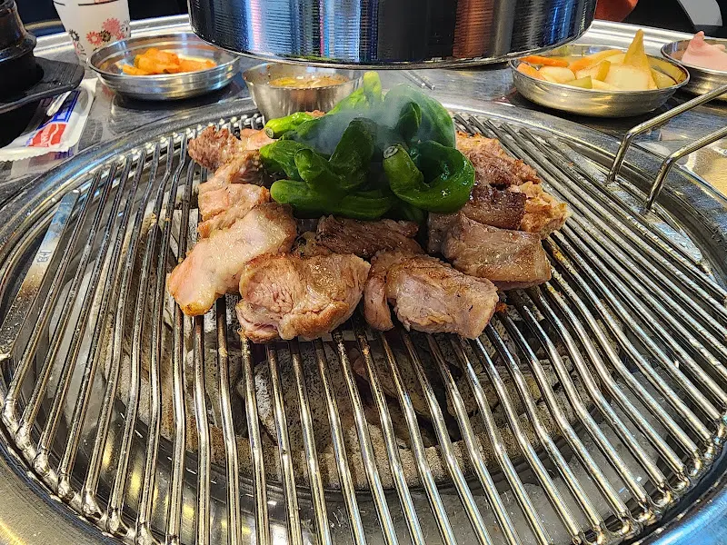 불판 위의 고기