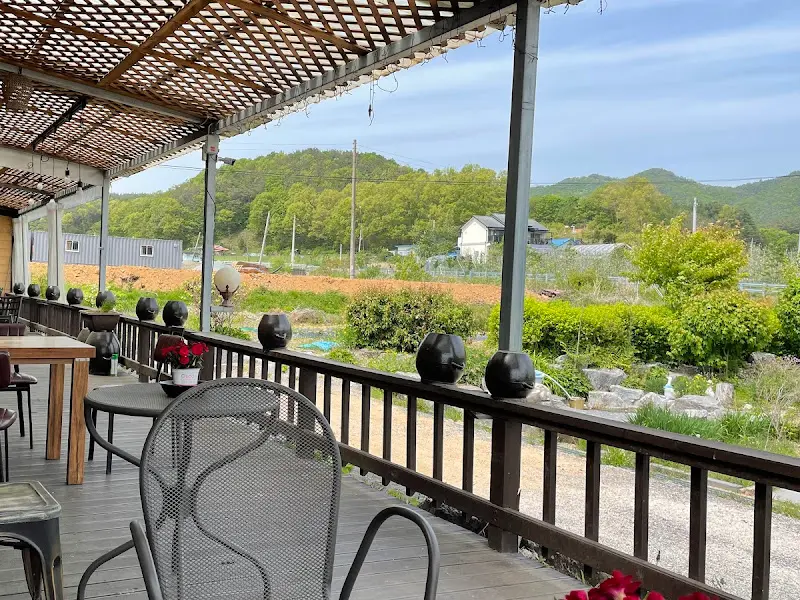 식당 외부 전경