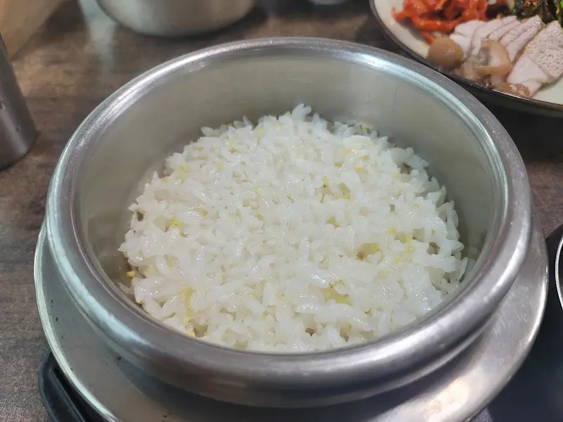 맛있게 비워진 뚝배기