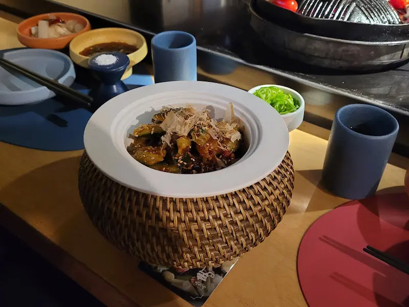 정갈하게 차려진 테이블 세팅