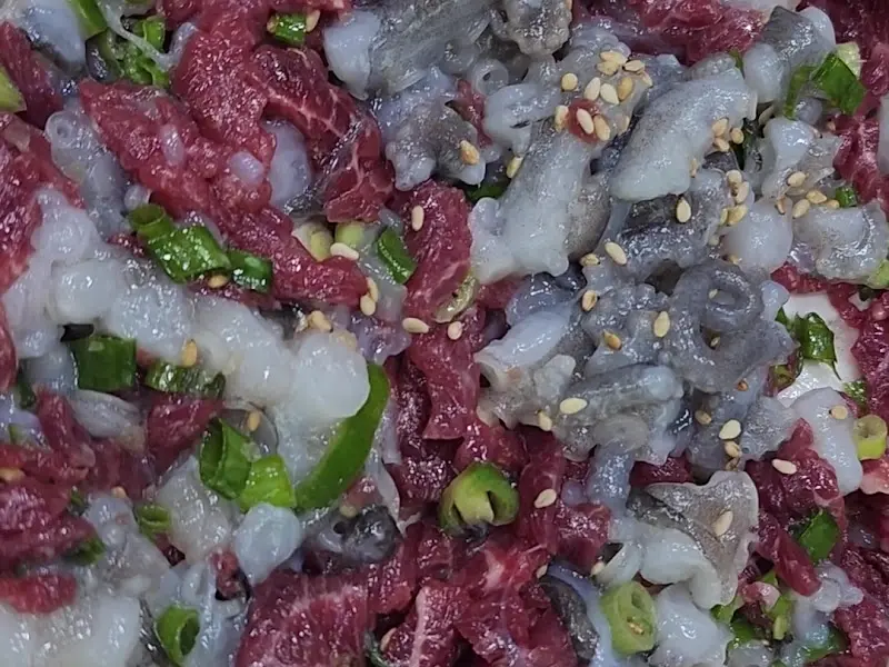 싱싱한 낙지 탕탕이의 클로즈업