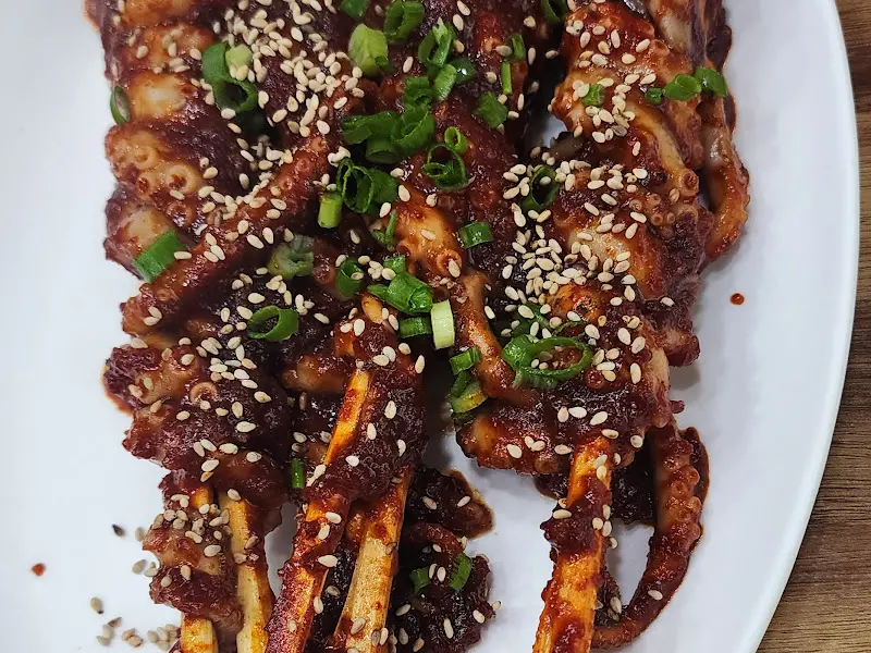 맛깔스러운 밑반찬들