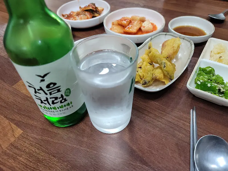 추어탕과 함께 곁들이는 술 한 잔