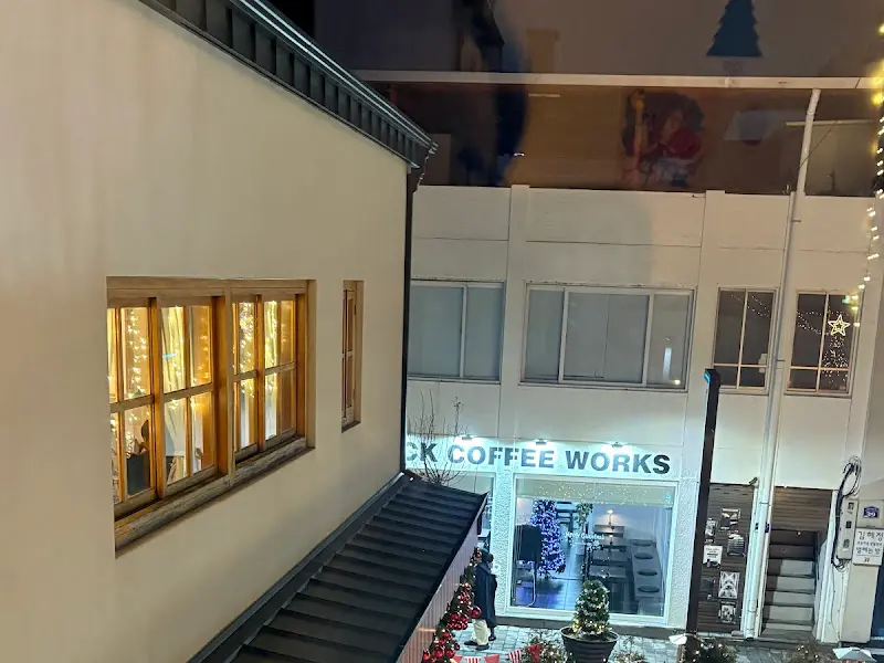 태그원 카페의 건물 외관